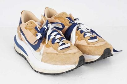 NIKE
Vaporwaffle Sacai sneakers in ‘Tan Navy’...
