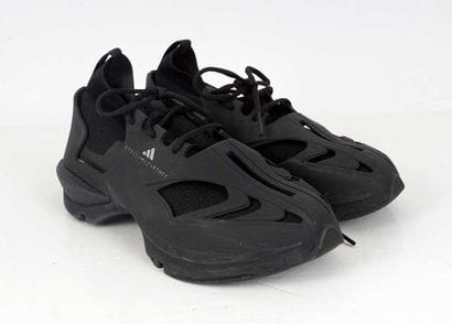 ADIDAS X STELLA MCCARTNEY
Black knit sneakers...