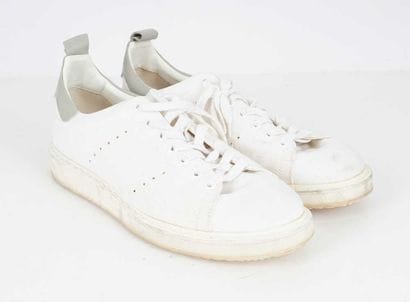 GOLDEN GOOSE
White canvas Starter sneakers...