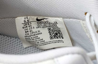 NIKE
Air Force 1 ‘07 LV8 'Have a Nike Day’...