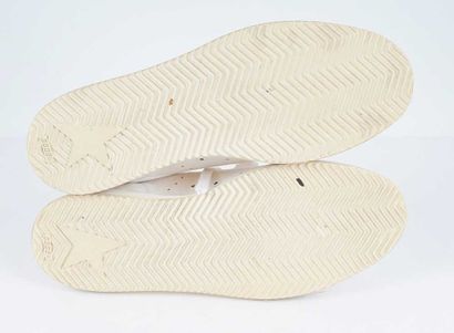 GOLDEN GOOSE
White canvas Starter sneakers...