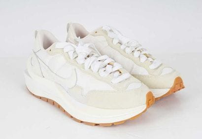 NIKE
Vaporwaffle Sacai sneakers in ‘Sail...