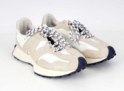 NEW BALANCE
White nylon 327 sneakers with...