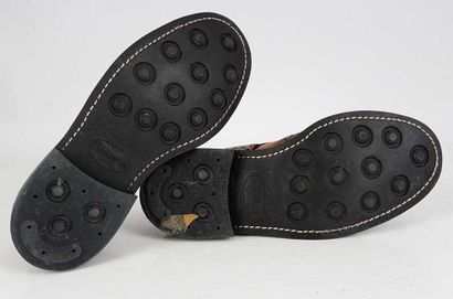 CHURCH'S
Brown leather McPherson brogue derbies....