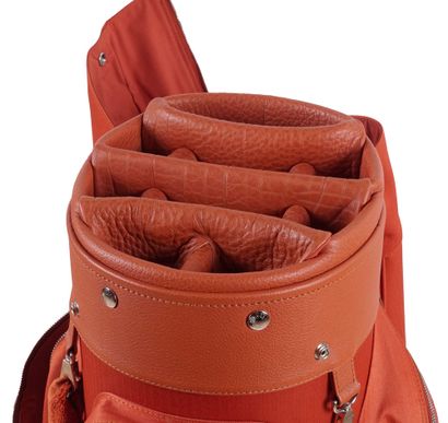 HERMÈS GOLF
Sac de golf Hermès en toile Chevron...