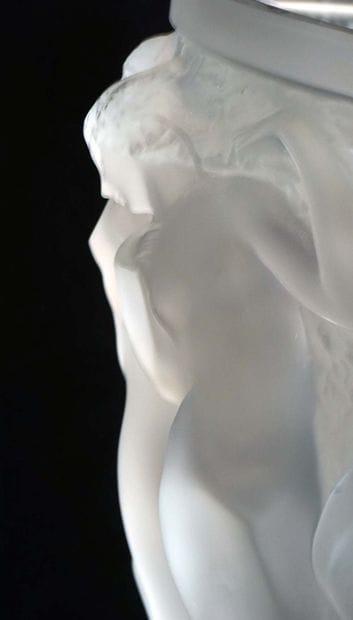 LALIQUE « BACCHANTES »

Vase en cristal givré...