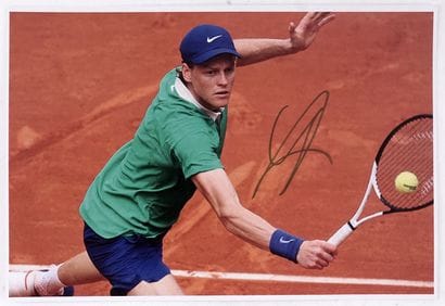 Jannick SINNER
Photo autographiée
Avec certificat...