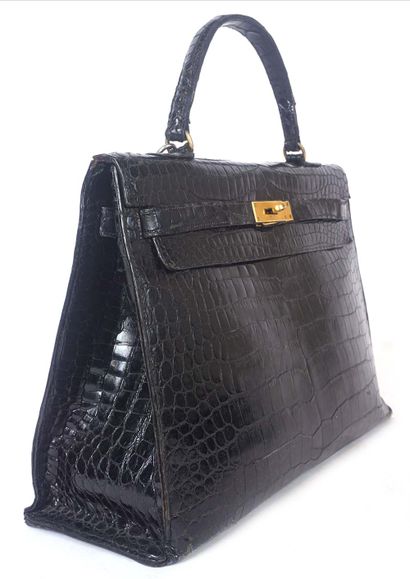 HERMÈS KELLY 
Sac Hermès Kelly en crocodile...