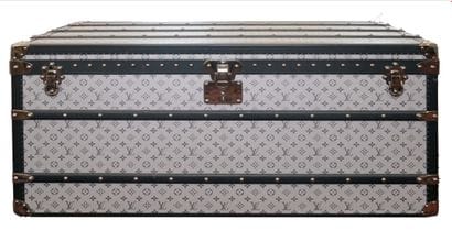LOUIS VUITTON COURRIER LOZINE 110
Malle Louis...
