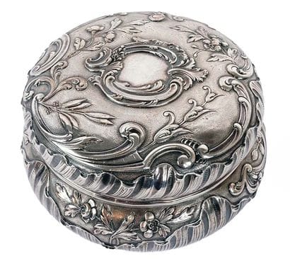 HÉNIN VIVIER, ARGENT 950

Boîte en argent...
