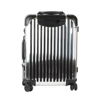 RIMOWA x MONCLER GENIUS « Reflection »
Valise...