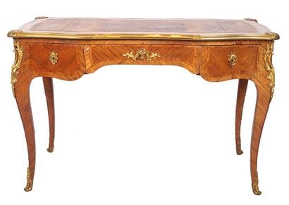 BUREAU STYLE LOUIS XV

Bureau de dame de...