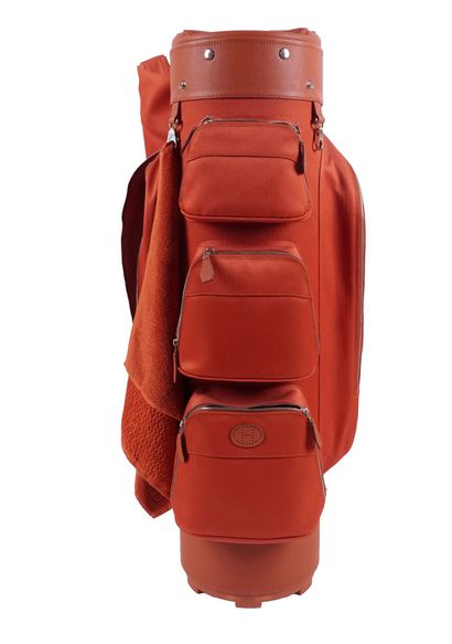 HERMÈS GOLF
Sac de golf Hermès en toile Chevron...