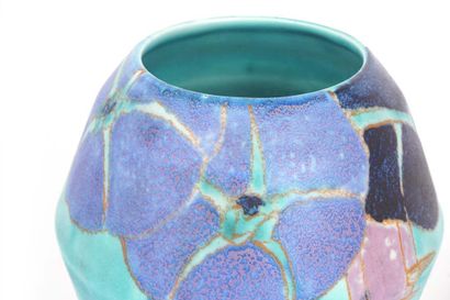 Clarice CLIFF (1899-1972) « INSPIRATION »

Vase...