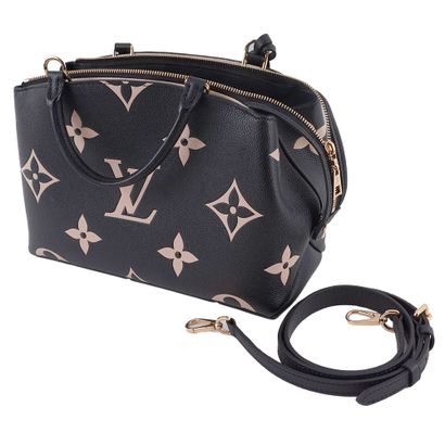 LOUIS VUITTON 
Sac Louis Vuitton Petit Palais...