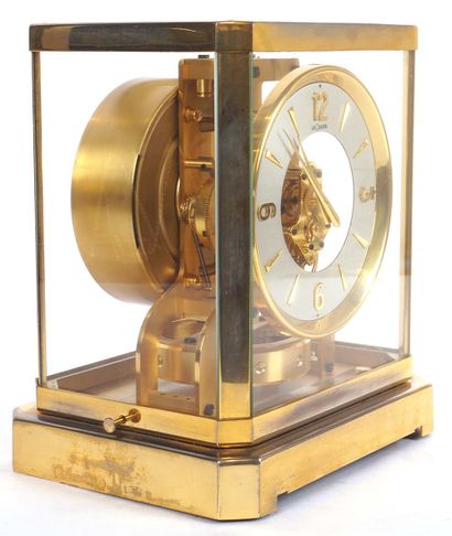 HORLOGE JAEGER-LECOULTRE

Belle horloge Jaeger-Lecoultre...