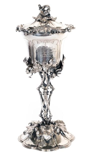 STRUBE SOHN, ARGENT 750

Ciboire en argent...