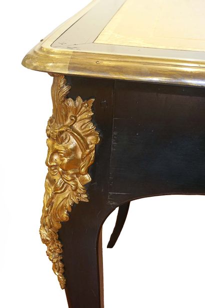 BUREAU STYLE LOUIS XV

Bureau de style Louis...