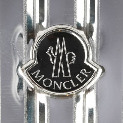 RIMOWA x MONCLER GENIUS « Reflection »
Valise...