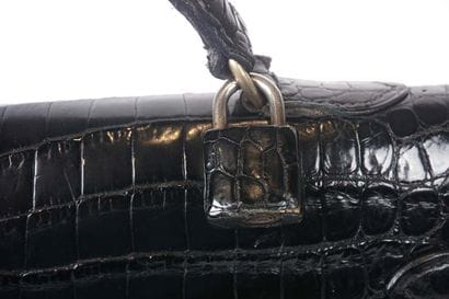 HERMÈS KELLY 
Sac Hermès Kelly en crocodile...