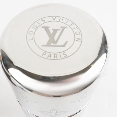 LOUIS VUITTON x NBA
Porte flasque Louis Vuitton...