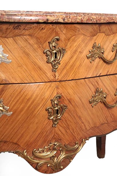 Sébastien VIÉ (Maître en 1767)

Commode de...