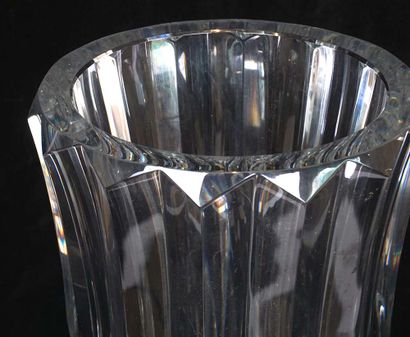BACCARAT « JASMINE »

Grand vase en cristal...
