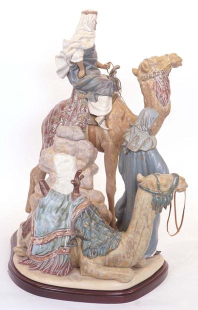 LLADRO « DESERT PEOPLE», Salvador FURIÓ (1937-)

Sculpture...