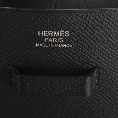 HERMÈS EVELYNE III
Sac Hermès Evelyne Sellier...