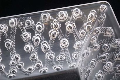LALIQUE « ROSES »

Coupe en cristal en partie...