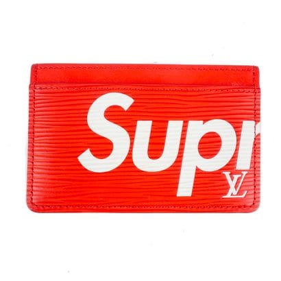LOUIS VUITTON x SUPREME
Porte cartes Louis...