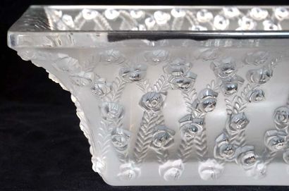 LALIQUE « ROSES »

Coupe en cristal en partie...