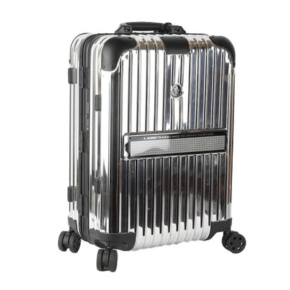 RIMOWA x MONCLER GENIUS « Reflection »
Valise...