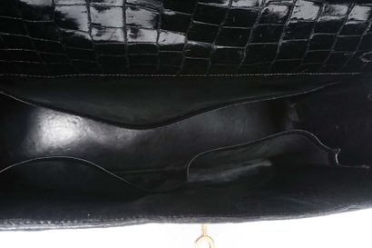 HERMÈS KELLY 
Sac Hermès Kelly en crocodile...