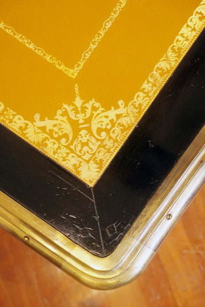 BUREAU STYLE LOUIS XV

Bureau de style Louis...