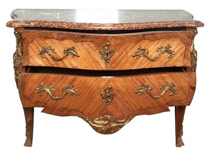 Sébastien VIÉ (Maître en 1767)

Commode de...