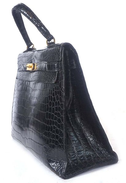 HERMÈS KELLY 
Sac Hermès Kelly en crocodile...