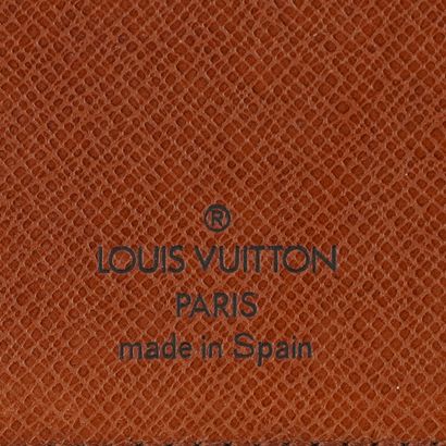LOUIS VUITTON
Portefeuilles Louis Vuitton...