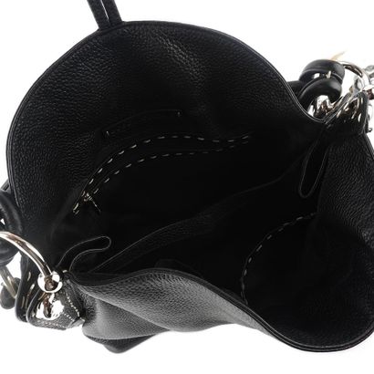 BCBG Max AZRIA
Sac BCBG Max Azria en cuir...
