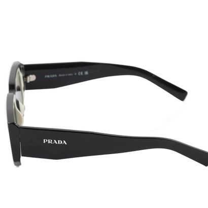 PRADA
Lunette de soleil Prada SPR 06Y
Boîte...