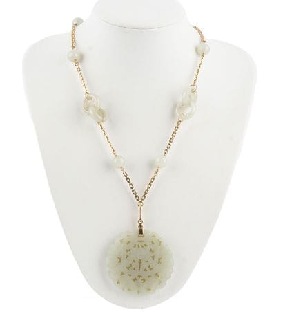 PYROXÈNE
Collier coposé de perles et anneaux...