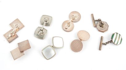 BOUTONS DE MANCHETTE
Lot de 4 paires de boutons...