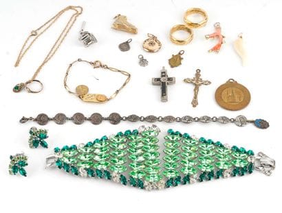 FANTAISIE
Lot de bijoux fantaisie divers