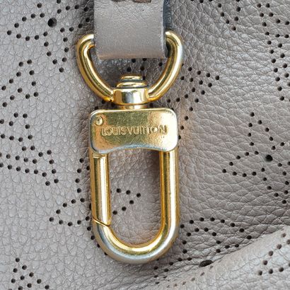 LOUIS VUITTON MAHITA
Sac Louis Vuitton Mahina...