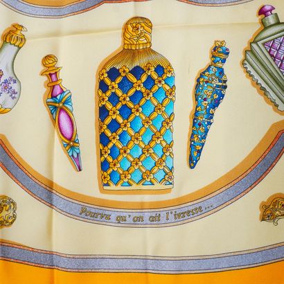 HERMÈS
Carré Hermès 