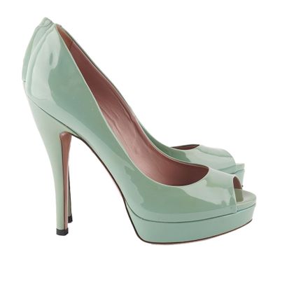 GUCCI
Chaussure Gucci en cuir verni vert...