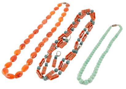 COLLIER / NECKLACE
Lot de 3 colliers en jade...