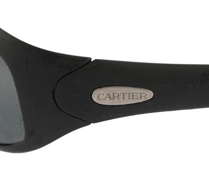 CARTIER
Lunettes de soleil Cartier
Boîte...