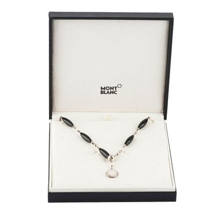 MONTBLANC STAR
Collier Monblanc Star en argent...