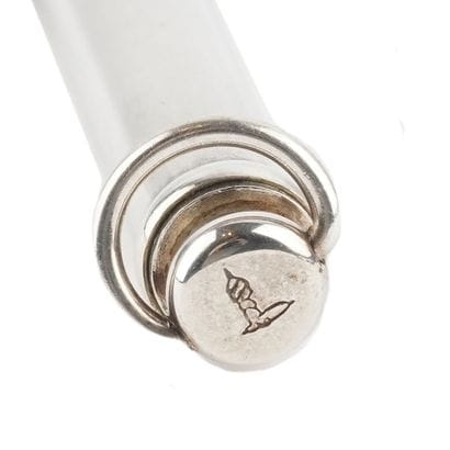 TRUSSARDI
Stylo à plume Trussardi en argent...